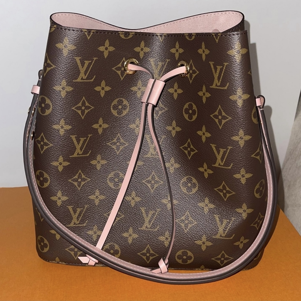 COPY - NWOT LV NEONOE